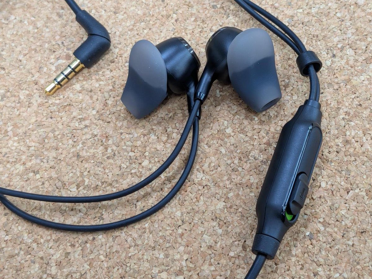 e_earphone_NPB's tweet photo. 【新製品・展示開始情報📢】
\絶賛発売中/
ゲーミングブランド『Hyper X』より、一挙4製品の試聴機が到着
#HyperX
▼イヤホン
『HyperX Cloud Earbuds III』
『HyperX Cloud Earbuds III S』
▼ヘッドセット
『HyperX Cloud Stinger 2 Wired Gaming Headset』
『HyperX Stinger 2 Core PS Headset』
当店試聴機ございます
人気ゲーミングブランドの最新モデルを、
ぜひ当店にてご試聴・ご覧くださいませ
#eイヤホン #eイヤ大阪日本橋本