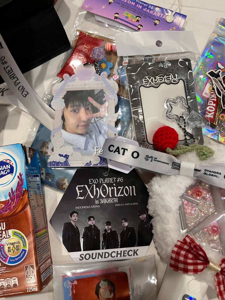 fe_fyb's tweet photo. Punya archieve versi nonton konser EXO juga akhirnya 🥹🤍
My first love in KPOP 🥹

#EXO #EXhOrizon_in_Jakarta
#EXhOrizoninJakarta
#EXOPLANET6inJAKARTA https://t.co/KyHIC2adLZ