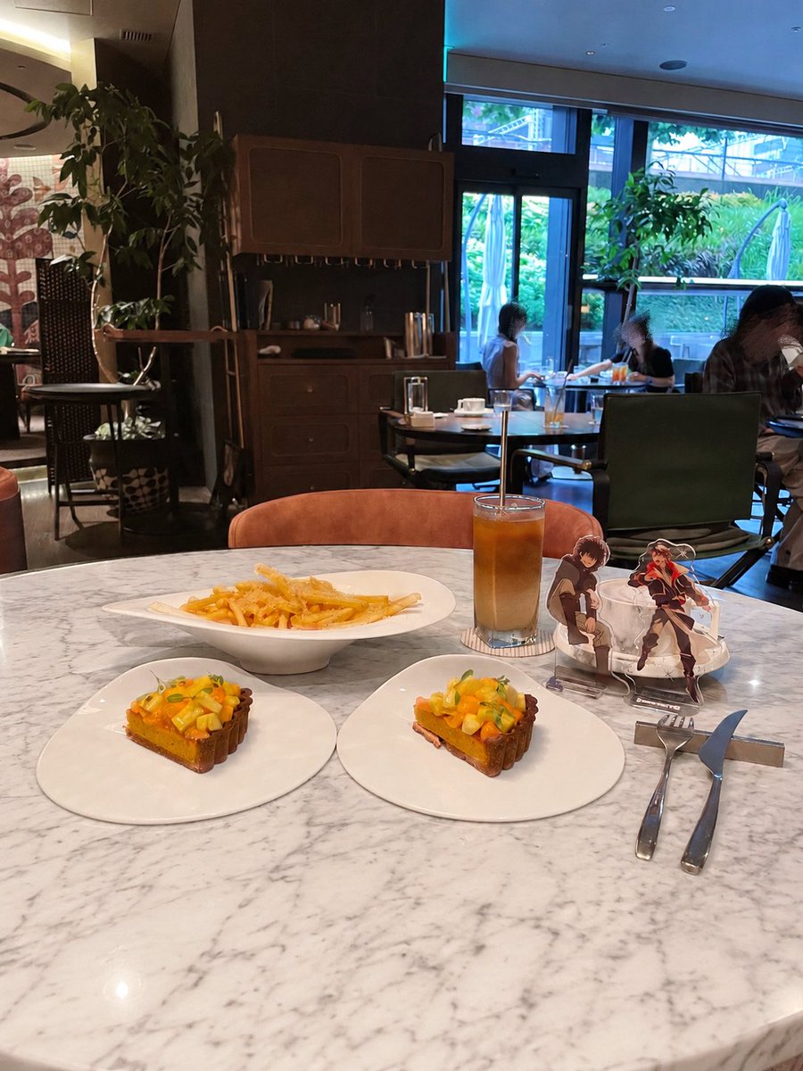 cl48x's tweet photo. 念願メルキュールのケーキセット⊂( ᐢ꒳ᐢ)⊃♡
今月はマンゴーとパイナップルのタルトで、ネ🈸✨️✨️そして安定のトリュフポテト(うん) https://t.co/aqyC8anjOc