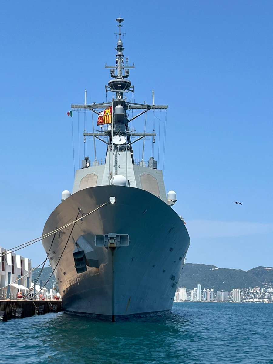 Armada_esp's tweet photo. 🇪🇸⚓️🇲🇽La fragata F-101 Álvaro de Bazán hizo escala en #Acapulco durante su despliegue por el Pacífico. 

🤝🏻Cooperación y colaboración entre dos naciones hermanas, reforzando nuestros lazos de #amistad

#SomosLaArmada https://t.co/J4O93gDvtT