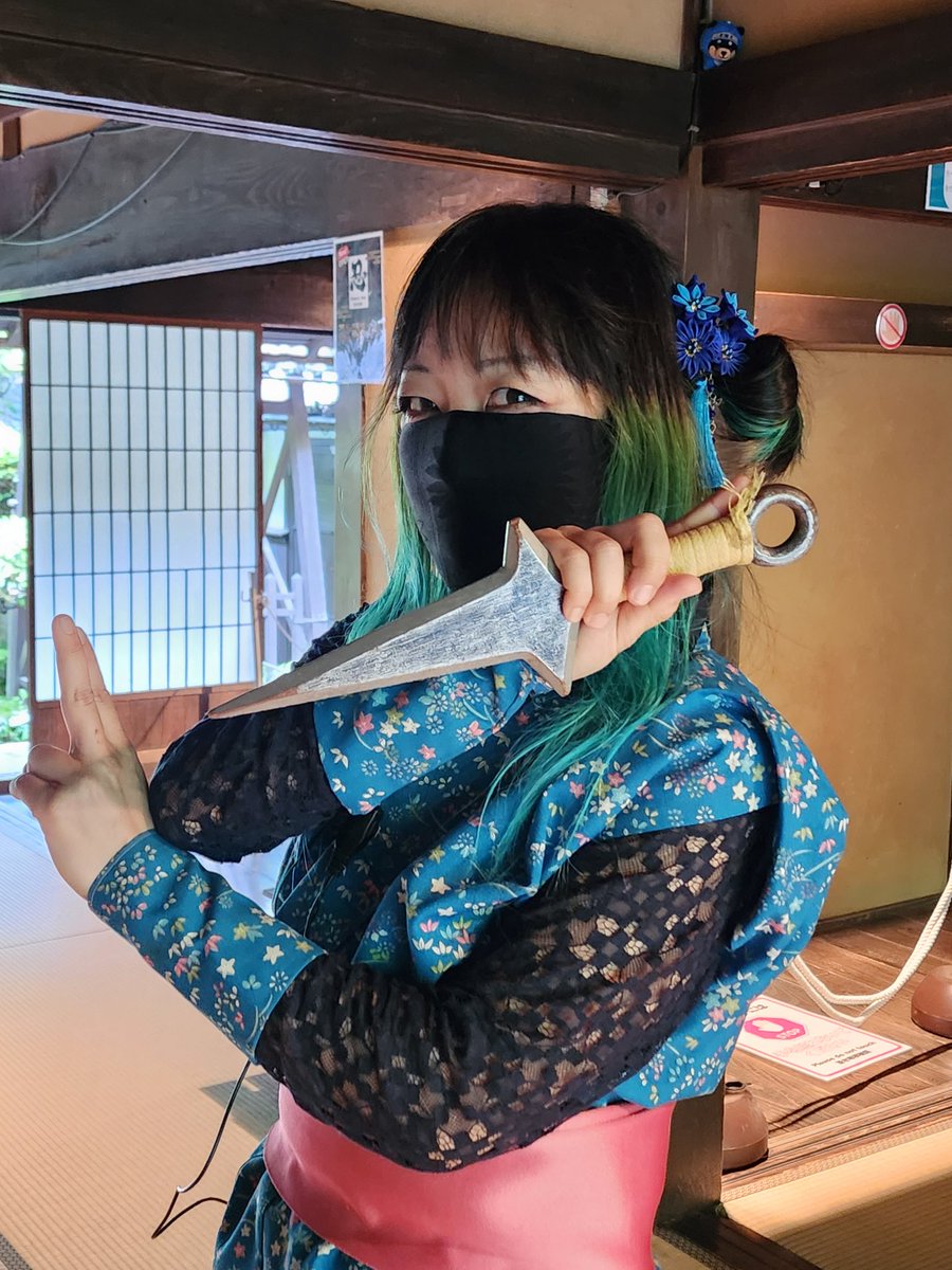 0321tokitoki's tweet photo. 昨日は甲賀者、今日は伊賀者の柚稀さん🥷
場所は違えど柚稀さんは柚稀さん✨
賑やかに任務遂行😆
 #伊賀流忍者博物館 https://t.co/BPpaWAxvOz