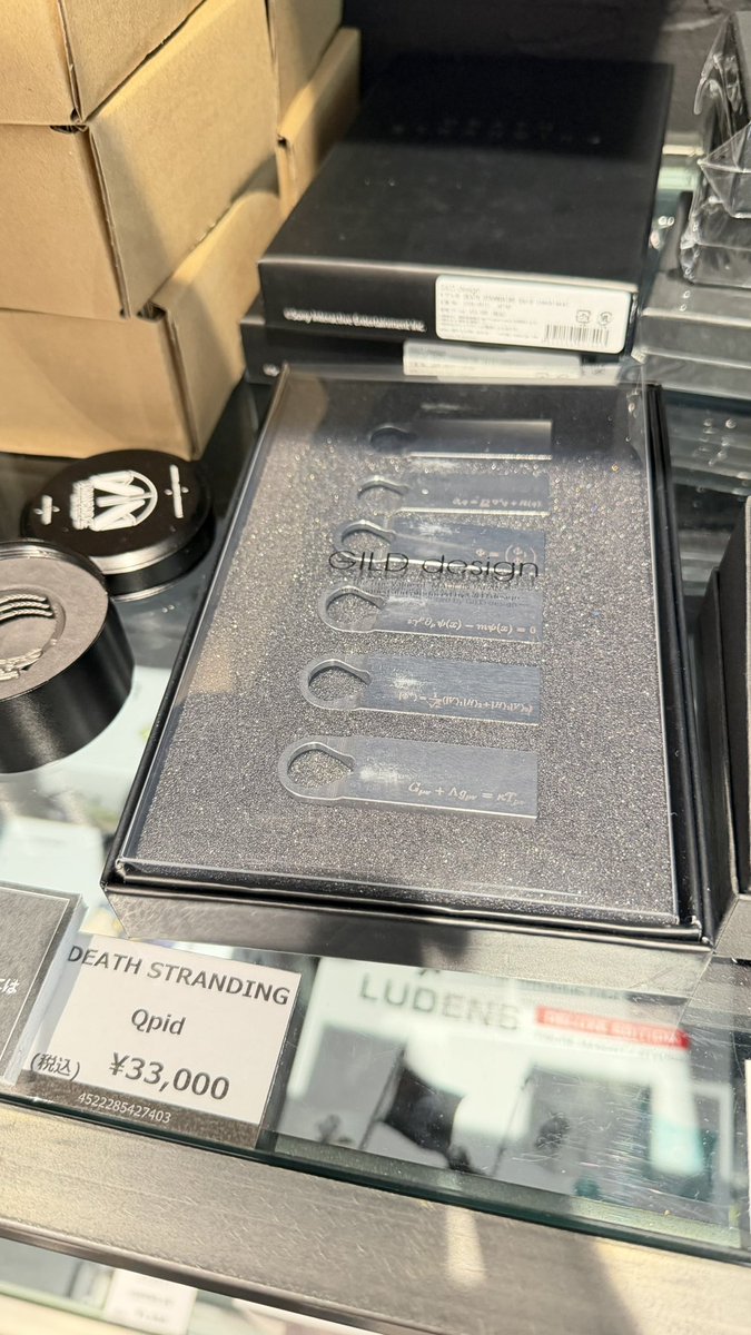 RhythmM16's tweet photo. まさかの再販。
去年の俺なら買ってた https://t.co/pWIiQFMUZO