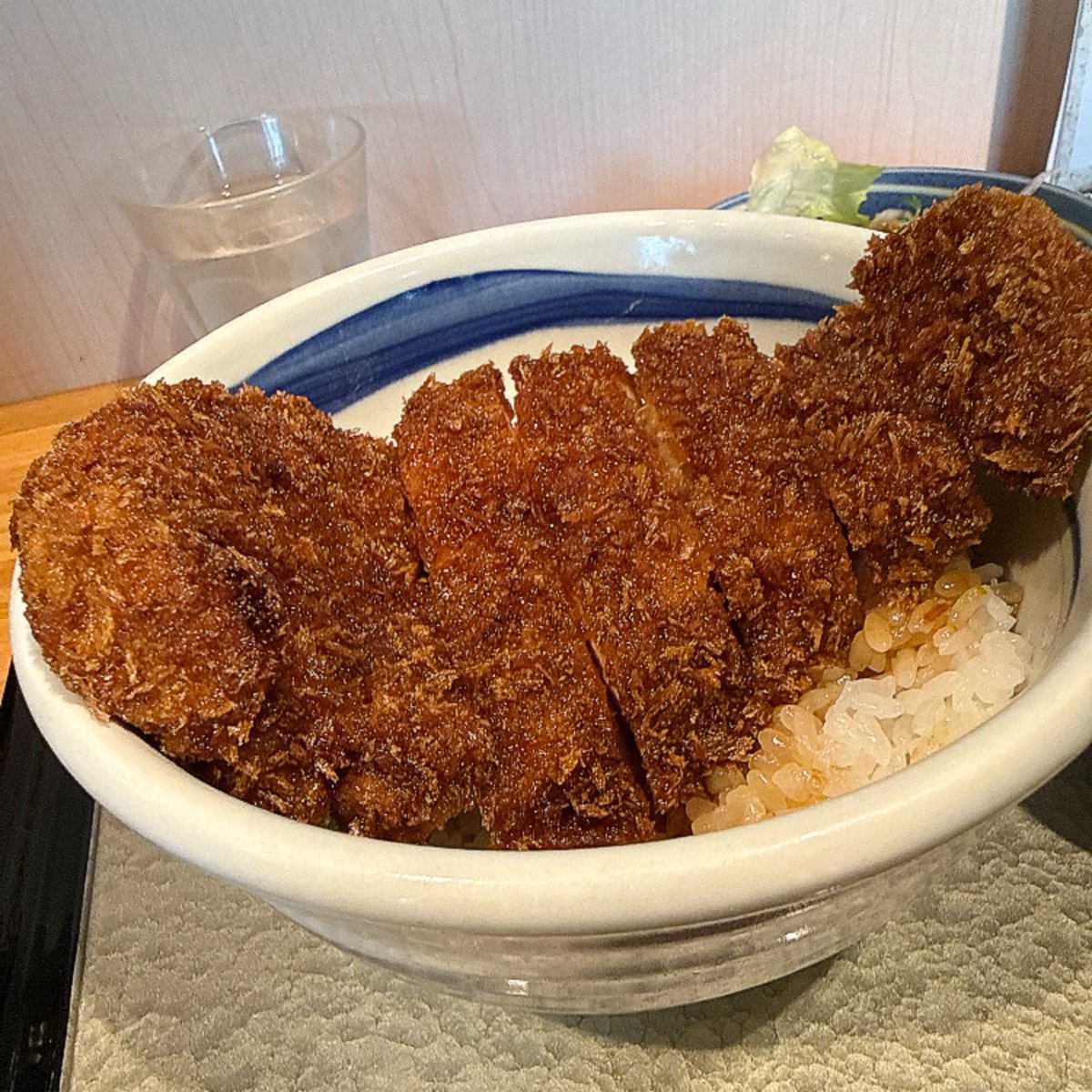netarou556's tweet photo. ロースソースカツ丼！
やっぱりヒレよりロースの方が好みだなぁ
めちゃうま！ https://t.co/3zo0zLYta3