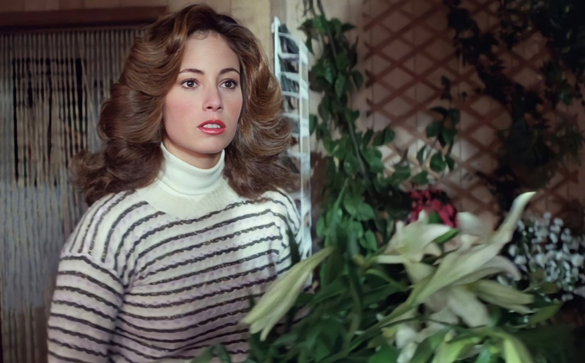 iamRobbinYoung's tweet photo. @KevTheRev1986 @dcrowleyprod Hi Dave 😊 as Kevin knows…I was the flower shop owner/salesgirl in “For Your Eyes Only” in Cortina. 💐 https://t.co/EHFoZgDWgC