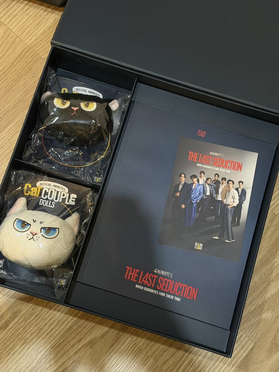 bsumlulumay's tweet photo. WTS Boxset - 950 บาท
i m moving out 🥹

- photobook + Signed by Bible (but has my name on it) 
- Nin &amp; Nual Keychain
- Postcard 

ส่งฟรีค่ะ สนใจ DM ได้นะคะ (Bkk)

#4MINUTES2024
#4MINUTESPhotobook
#4MINUTESTheLastSeduction https://t.co/RZbjkeoSYc