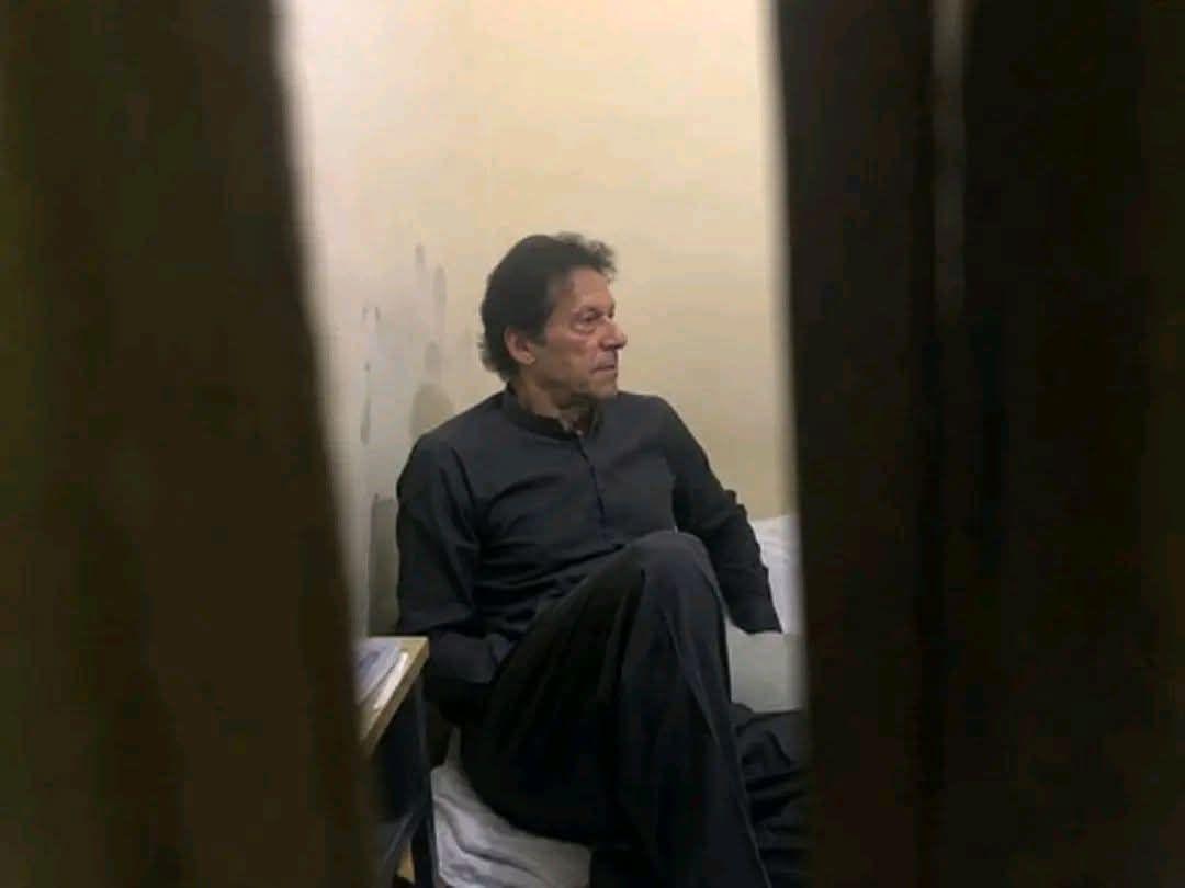 SajidParhyaar's tweet photo. آج گلگت کی عوام خان کے منشور اور ایک بار پھر سرخرو کرے گی انشا اللہ 
#قید_میں_خان_ووٹ_میں_خان https://t.co/JUIXNR5XwU