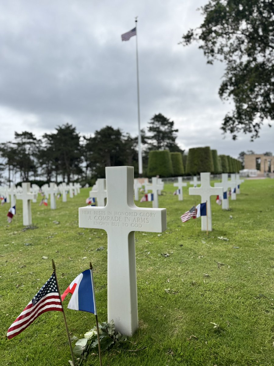 bmcgraw's tweet photo. @spann Good Morning from Normandy American Cemetary.  Remembering the brave ones buried here. https://t.co/DIZ2aZTEvv