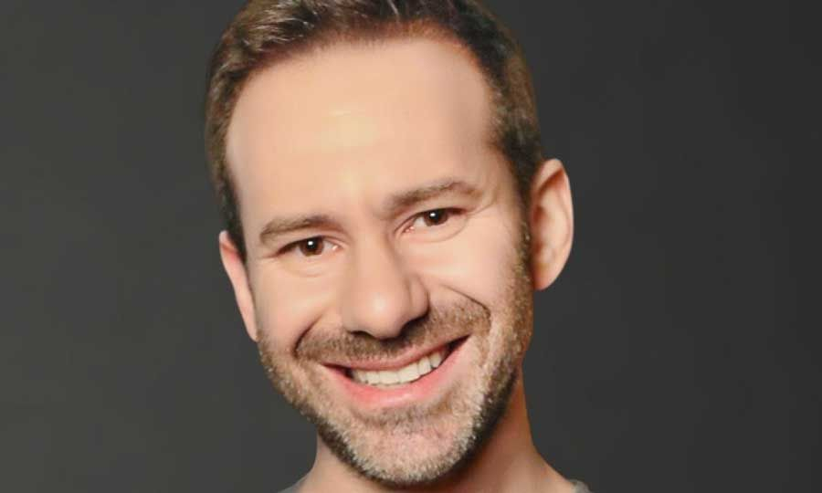 UnityNewsNet's tweet photo. Did you know that 'OnlyFans' was originally set up so that people could buy autographs and merch directly from famous people and porn was banned?

Then a jewish man called Leonid Radvinsky, who operated sex webcam businesses, acquired a controlling state.

It then encouraged young women to enter the 'sex industry' by posting pornographic images of themselves on the site for revenue. 

1 in 10 American women between the ages of 18-24 now use the site.

Radvinsky died of Cancer earlier this year aged just 43.