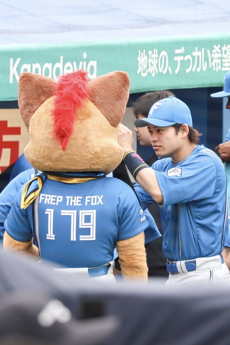 aaasamaru's tweet photo. たみちゃんフレップのことすごい覗いてた https://t.co/I5qSxk694T