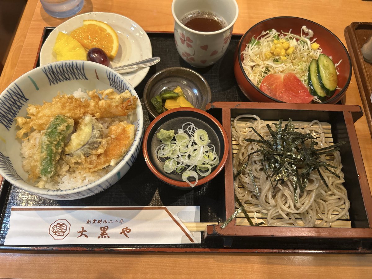 gotothefuture9's tweet photo. そばランチ！
#大黒や 
#富山アピア店
#ミニざるそは 
#ミニ天丼 https://t.co/o0s3PdApmJ
