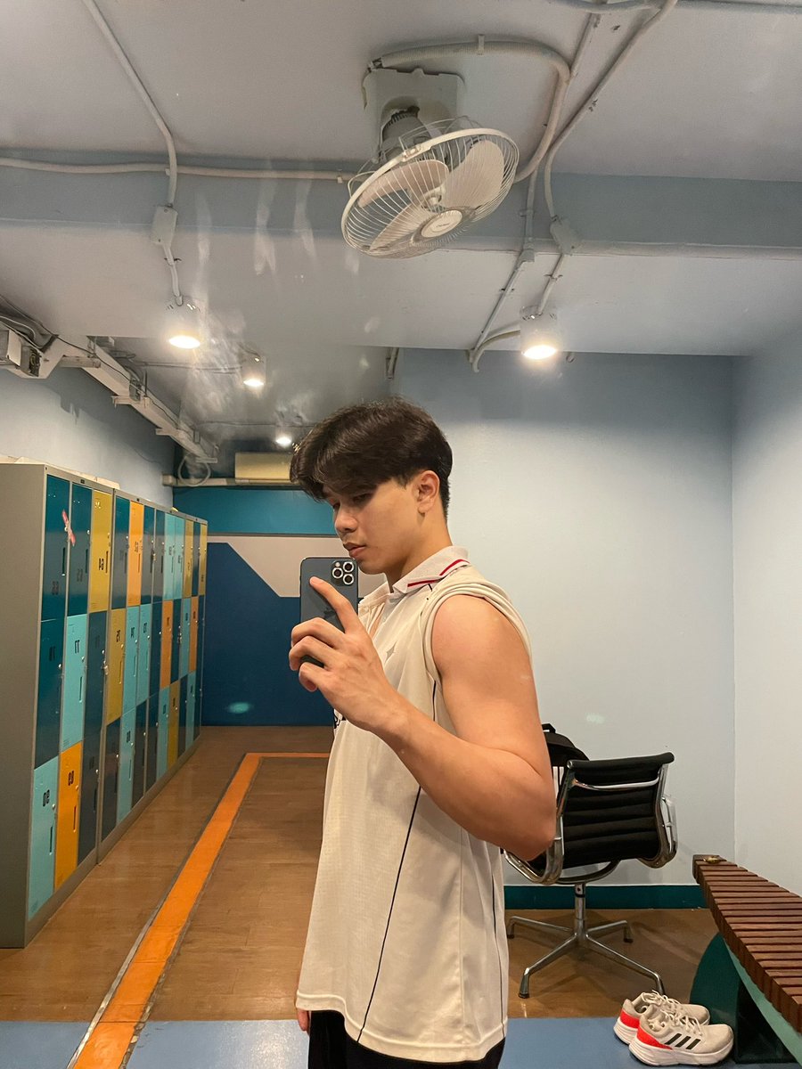 patipatttttt's tweet photo. แขนใหญ่ให้ใครหนุน 🤓 https://t.co/ynKk7VQHLZ