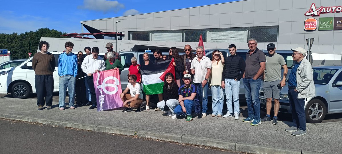 Cechene's tweet photo. En route pour Saint-Denis #Melenchon2027 https://t.co/1xtXOfTLTk
