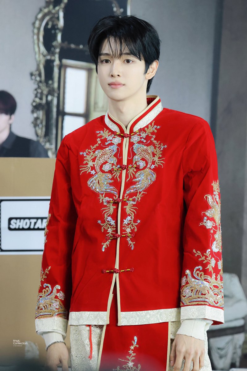 sodakissume's tweet photo. ป๊า อั๊วไม่อยากแต่งกับคุณชายเจิ้ง อั๊วจะพังงานแต่งให้หมดคอยดู!! https://t.co/rS9YP67prg
