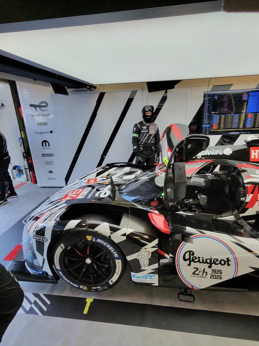 peugeotsport's tweet photo. We are on track for session #1 of the test day!
Nick in #93 and Loïc for #94.

#WEC #Peugeot9X8 #LeMans24 https://t.co/fnSme6iTly