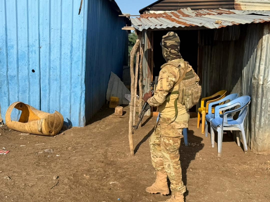SONNALIVE's tweet photo. Elite SNA Danab Commandos (161st Bn, 16th Bde) successfully executed targeted operations across Lower Shabelle, clearing Warmaxan, Tasxiille, Shareey, 10-Buundo, Tabeellaha & Donka. Forces completely destroyed Khawaarij extortion nodes and hideouts.
#Somalia #Danab #SecurityUpdate #LowerShabelle #SNA #SONNA