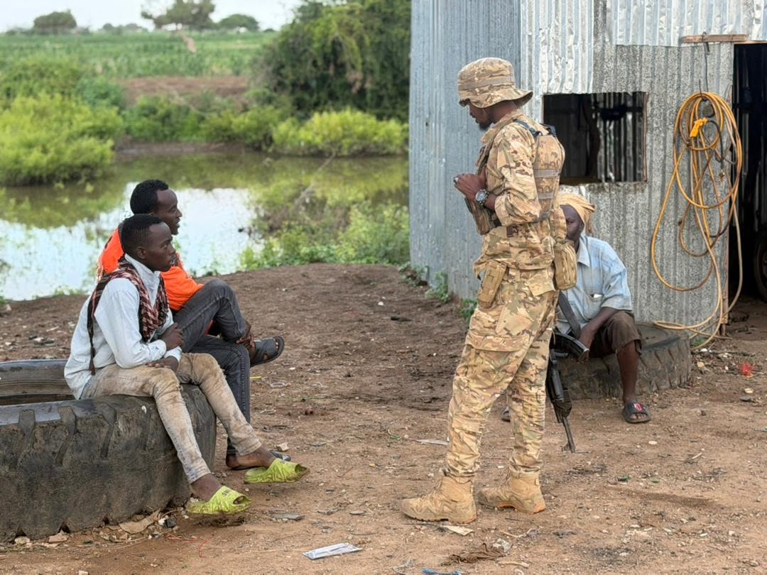 SONNALIVE's tweet photo. Elite SNA Danab Commandos (161st Bn, 16th Bde) successfully executed targeted operations across Lower Shabelle, clearing Warmaxan, Tasxiille, Shareey, 10-Buundo, Tabeellaha & Donka. Forces completely destroyed Khawaarij extortion nodes and hideouts.
#Somalia #Danab #SecurityUpdate #LowerShabelle #SNA #SONNA