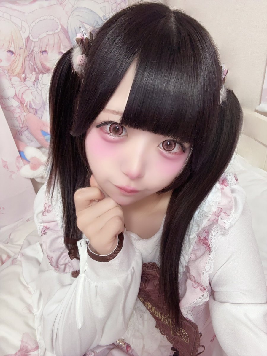 Kill___zzzZ's tweet photo. ちゅるんいちごチョコ♡
茶フチにぴんく、かわいい´т ‧̫ т ̀💧 https://t.co/xzK9n27FrJ