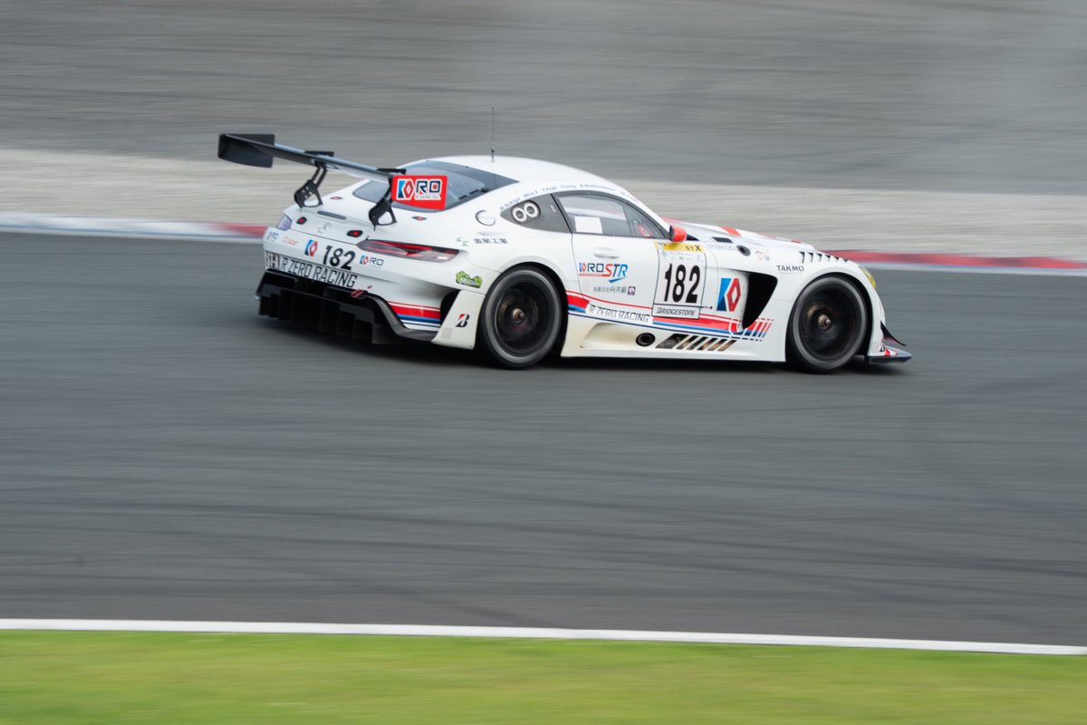 RDS_20180916's tweet photo. FFさんからまだ綺麗だった頃wのお写真をいただけました
#RZeroRacing https://t.co/PXj3NzwyBe