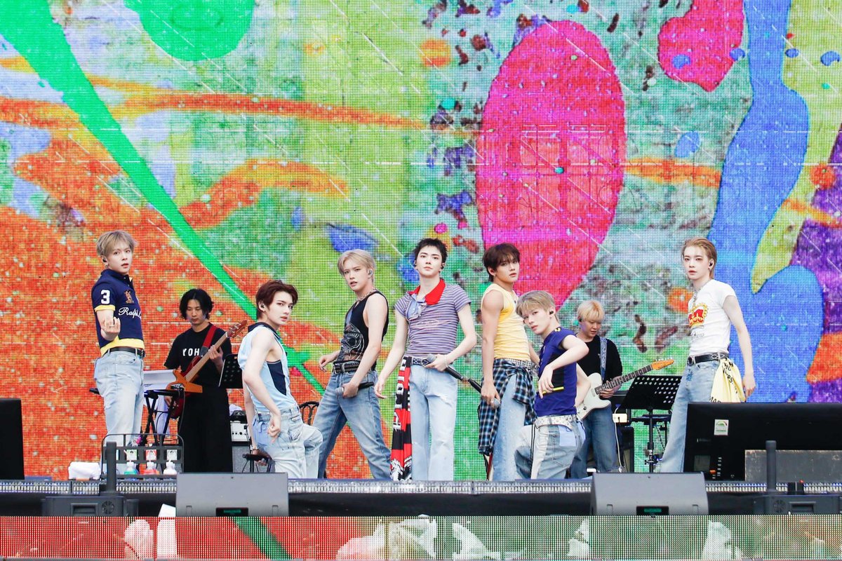 oricon's tweet photo. 『Weverse Con Festival』
aoen、初の海外ステージに充実感
「ハッピーな気持ち」

オールバンドの演奏も初

ライブレポート＆ソロカットも📸
https://t.co/Env9Q5Yuda

#aoen @aoen_official https://t.co/d5QYn1O5Ho