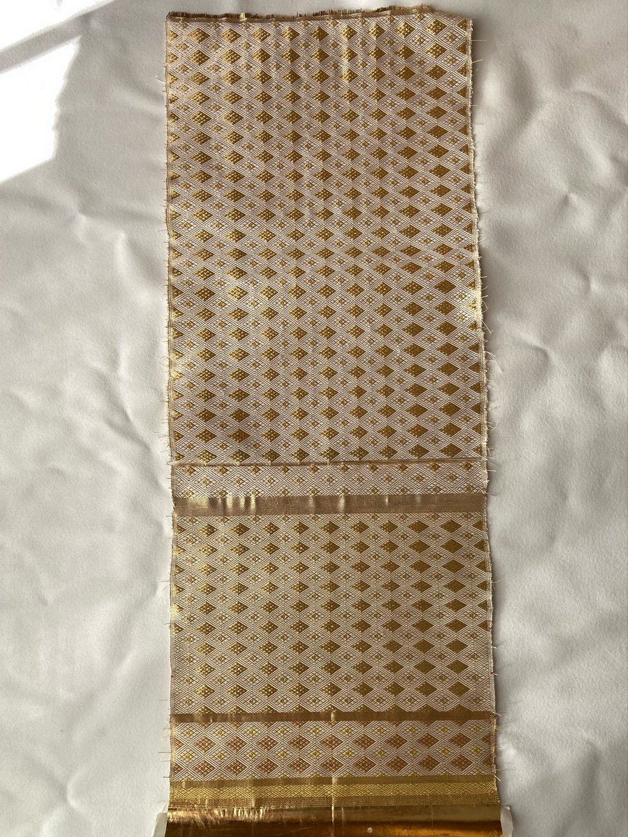 4syodo's tweet photo. 広めの織りが仕上がりました🫶
煌めきが眩しい一品です✨ https://t.co/N9pGtheh3i