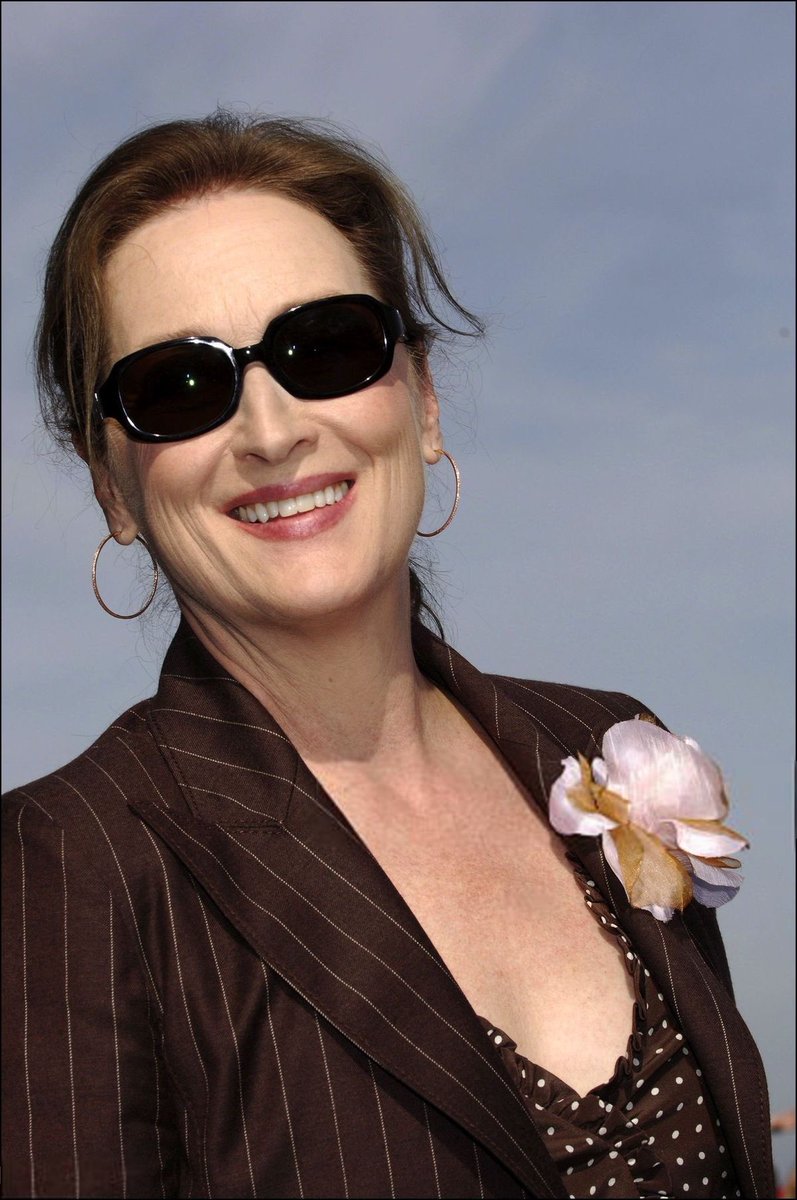 momiestan's tweet photo. ลุคนี้ + ผมสีน้ำตาล = ไฮเอนด์สุดๆ ไปเลย✨🤎

— #merylstreep ❤️🫶🏻 https://t.co/nlLISLHEDd