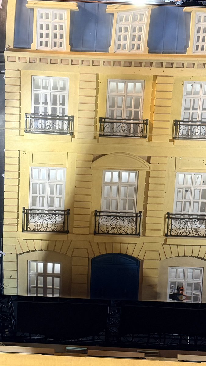 AcmeyGroup's tweet photo. 11x7m stretch mirror film used for ceiling and architecture decoration. https://t.co/4eDyTiKv1s #mirrorceiling #stretchmirror #flexiblemirror https://t.co/cfpfhoTWm2