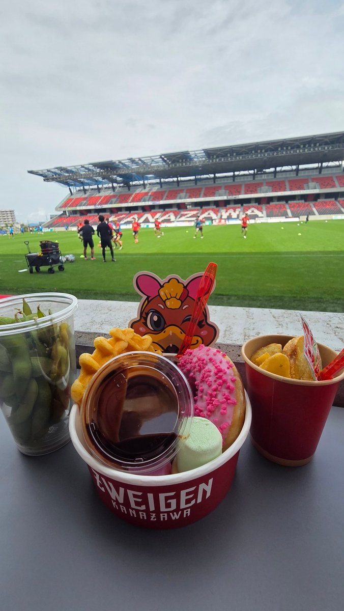 Zweigen_ENG's tweet photo. Finally, thank you everyone for making  this club so much fun to support! Even justing saying hello and being friendly means the world!

There have been some great memories made so far

My season seat has been renewed so I'll see you next season

WE ARE ZWEIGEN ❤️🖤 

#zweigen https://t.co/z65s8Ft9ZW