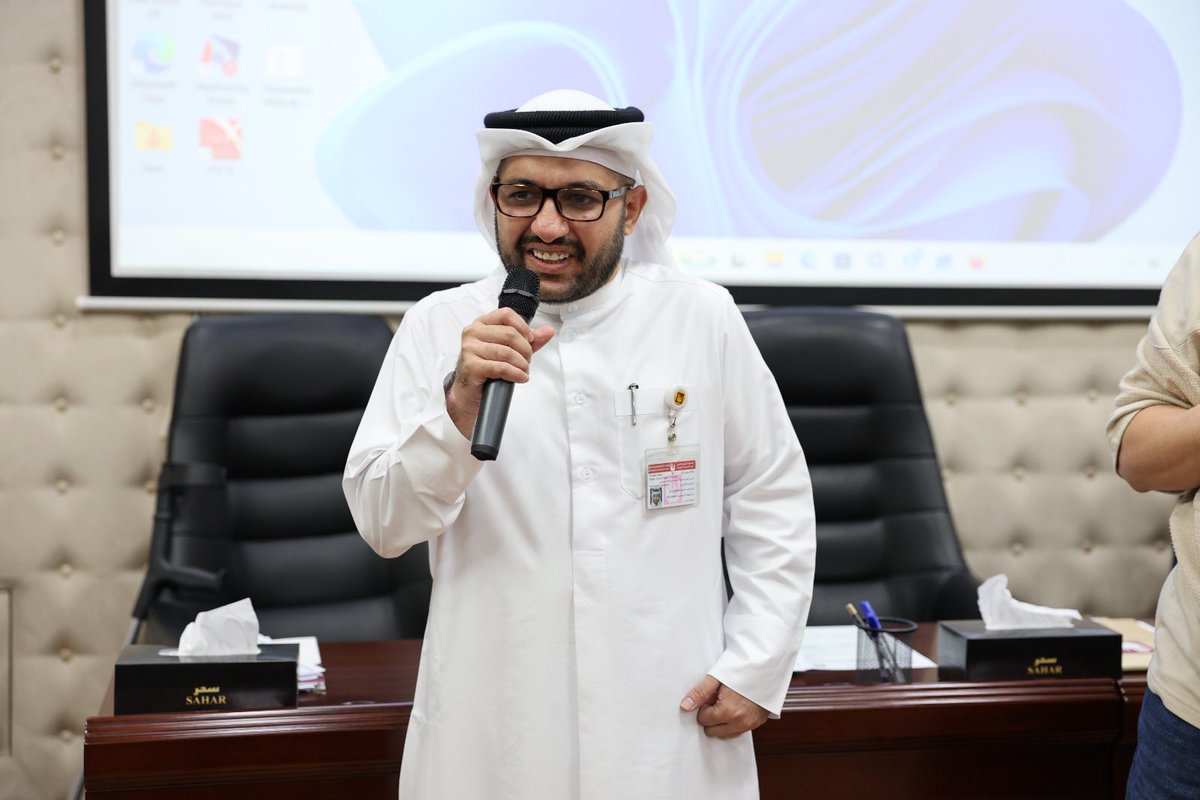 qsrn's tweet photo. نظمت #الجمعية_القطرية_لتأهيل_ذوي_الاحتياجات_الخاصة النسخة الثالثة من مسابقة " #خذ_بيدي_هذه_موهبتي" للعام الدراسي الحالي، وشارك في المسابقة طلاب وطالبات مراكز الجمعية " التعليمي والتأهيلي للبنات، والثقافي الاجتماعي، والتأهيلي للبنين ". 
والمسابقة في نسختها الثالثة شملت مواهب في المجالات الآتي: " المواهب الفنية والأشغال اليدوية وإعادة التدوير، المواهب اللغوية، والمواهب الشخصية، بالإضافة لفقرات للكشافة والمرشدات ". 
كما اقيم معرض على هامش المسابقة ضم اهم الأعمال واللوحات والأنشطة المهنية التي تقدم في مراكز الجمعية، وتميزت المسابقة بالتفاعل والإيجابية بين المشاركين بالمسابقة، وفي نهاية المسابقة تم تكريم جميع المتسابقين ومنحهم الشهادات والمكافأت المالية.
#ذوي_الإعاقة #قطر #شخصيات_ملهمة