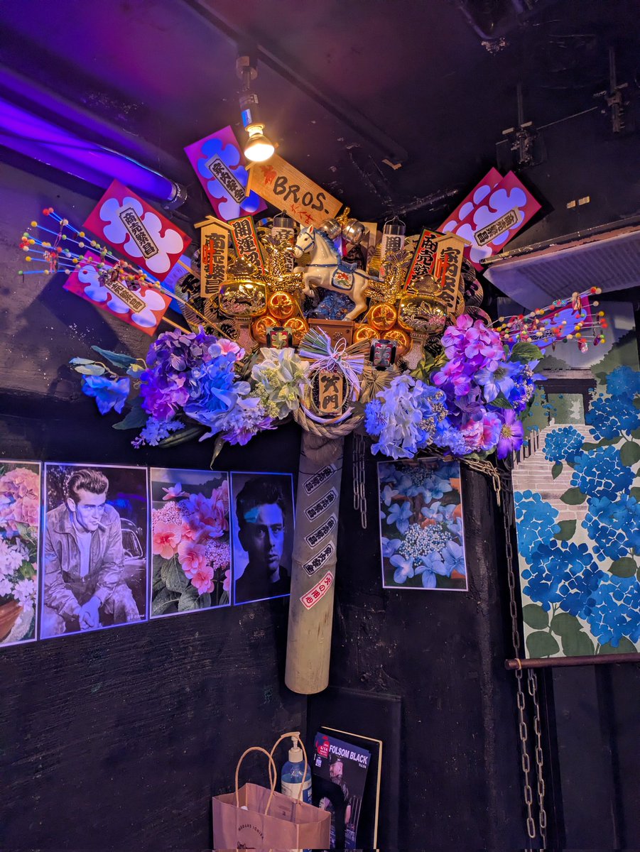 bros_shinjuku's tweet photo. ブロケンです、こんばんは☺
今日もだんだん肌寒くなってきたね☺

7日　このあとブロスは19〜２時までの営業です、お待ちしております🤗

今日のランチは喜多方で新作のエビだし🍜を食べたけど僕の口には合わなかった😭 https://t.co/VFh0neKVFo