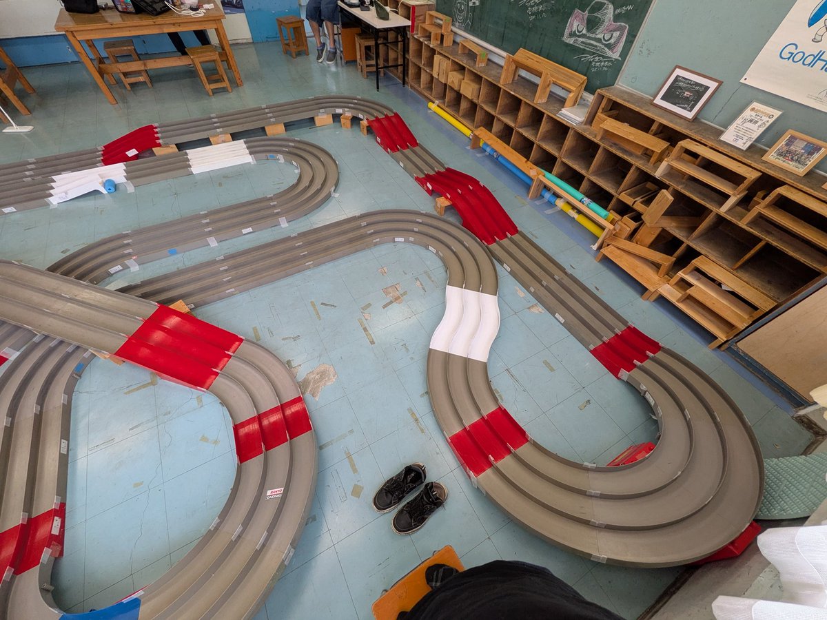 tommy_mini4's tweet photo. 定期レースお疲れ様でした
レース後にコース変更しました。
新コースは6月9日より利用できます。
試走動画はストッククラスです。
＃燕三条ミニ四駆大学 https://t.co/fVAoJGzTql