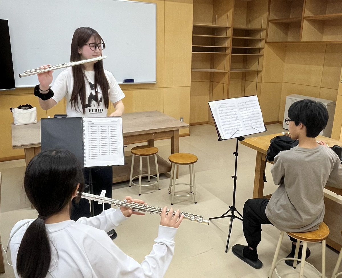 cgu_brass's tweet photo. 第3回「中学生のための楽器練習会」を開催しました🎺
午前・午後でコースごとに分かれ、大学生と中学生が一緒に練習しました。
中学生の皆さんの吸収力が素晴らしく、成長が感じられました✨
次回は7/25(土)開催予定です！
パートによってはまだ募集中ですので、ぜひお申し込みください🎶 https://t.co/TViGtE0uYa