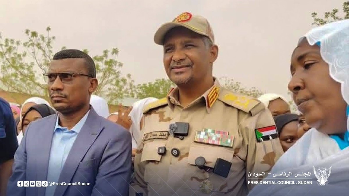 RadioDabanga's tweet photo. دشن رئيس المجلس الرئاسي لحكومة تأسيس، الفريق أول محمد حمدان دقلو، اليوم بمدينة نيالا انطلاق امتحانات الشهادة السودانية للعام 2026، وذلك عبر قرع جرس بداية الامتحانات
لمتابعة أخبار راديو دبنقا أول بأول يمكنكم متابعة قناتنا على واتساب https://t.co/njLlH6fGFW #السودان #راديو_دبنقا #لا_للحرب #SudanNews #Sudan