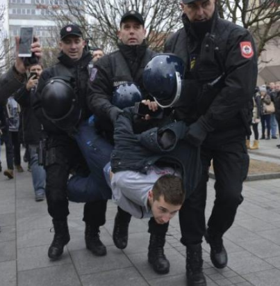 CrnjanskiSr's tweet photo. Ostavština Vučićevog režima biće decenije mukotrpnog oporavka Srbije. Uništen je ugled zemlje, urušene institucije i oduzeta joj perspektiva. Šteta je sistemska i generacijska.
Zadnji je čas da Srbiji vratimo dostojanstvo, ponos i budućnost – pre nego što bude kasno.
Tačka. https://t.co/1VtXg4Mafy