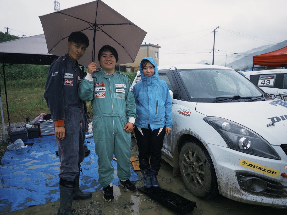 KGAC209's tweet photo. 【全関西ダートトライアル団体優勝🏆！】

本日、いなべモータースポーツランドにて開催された全関西ダートトライアルに出場しました！

大会当日は激しい雨に見舞われ、路面状況が刻一刻と変化する難しいコンディションとなりました☔️
そんな中でも、選手一人ひとりが最後まで全力で走り切り、 https://t.co/FAmAxo7qRG