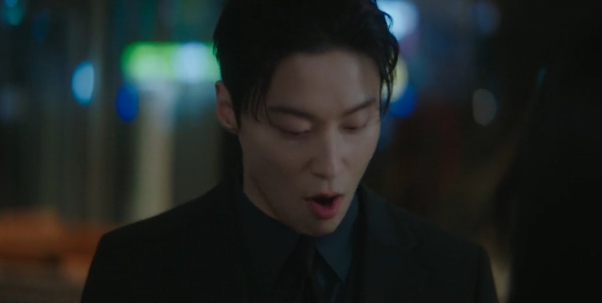 myroyalnemesis_'s tweet photo. the way his expression shifted from anger to worry when he realised he yelled at her.. it's a shame how instead of noticing this detail this scene has triggered some ppl like pls stop with this "green flag" propaganda and let them use real emotions for once https://t.co/jsLtceUO6U
