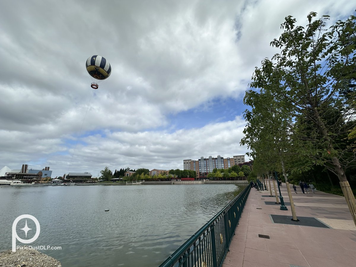 PixiedustDLP's tweet photo. Hi Disneyland Paris! #DLPLIVE https://t.co/EVzXCSZzss