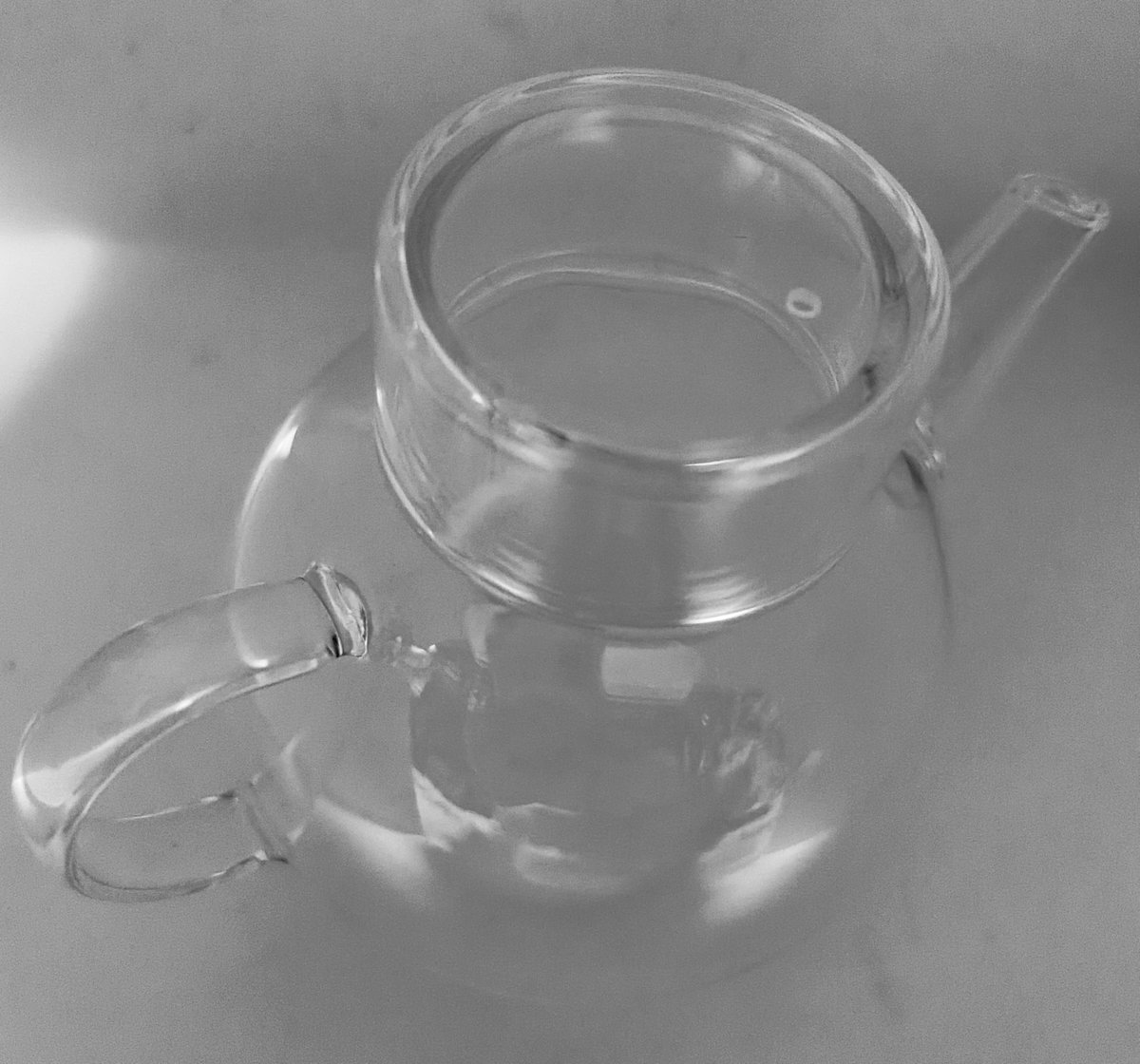 chaotao's tweet photo. 昨日、吉田山大茶会に行ってきました。お茶のカジハラさんの「百年在来釜炒り茶」と「とよか釜炒り茶」、茶樓雨香さんのガラスの後ろ手急須を購入！
＃日本茶　＃吉田山大茶会　＃お茶の縁側散策舎
https://t.co/5XPV10N4GB https://t.co/jAo0g5CG9U