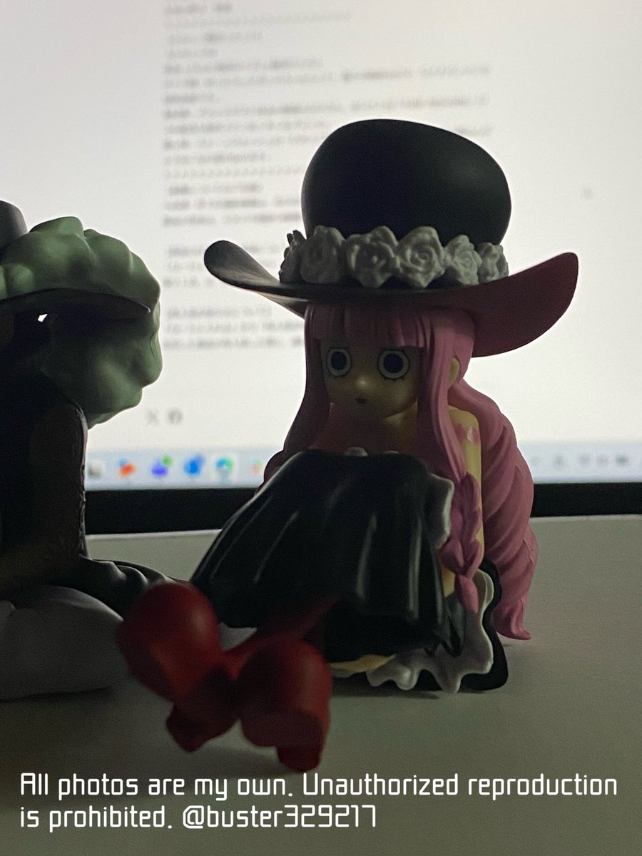 buster329217's tweet photo. ディアミリ以外の話をあえてしないのですが、今日はペローナの誕生日なので🎂

昔OPの立体を集めていた際、ペローナが一番好きだったので久しぶりに刺さる造形が出てうれしい。今作コンプリートしてペローナのみ2人います👻

ただ、めちゃかわいいので帽子を脱いでも飾れるようにしてほしかった…😢 https://t.co/BIiR4s1j3V