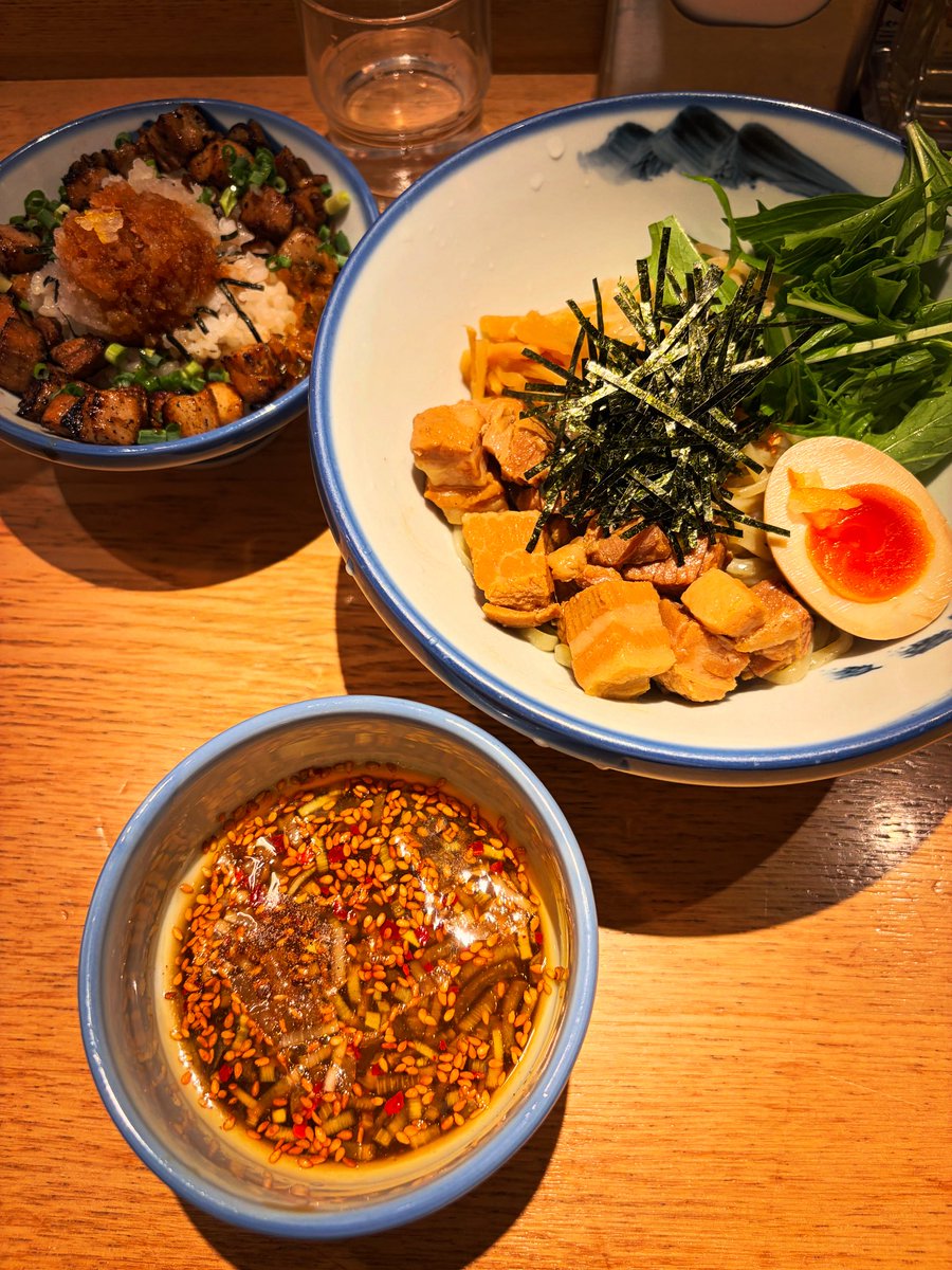 Koba_Takamichi's tweet photo. 「AFURI 恵比寿」
◎柚子露つけ麺コロチャセット(並)
久しぶりにアフリ
濃いめで、甘辛でおいしいなぁ
#afuri #アフリ #つけ麺 #ラーメン #恵比寿グルメ https://t.co/Q0neuNTz9Z