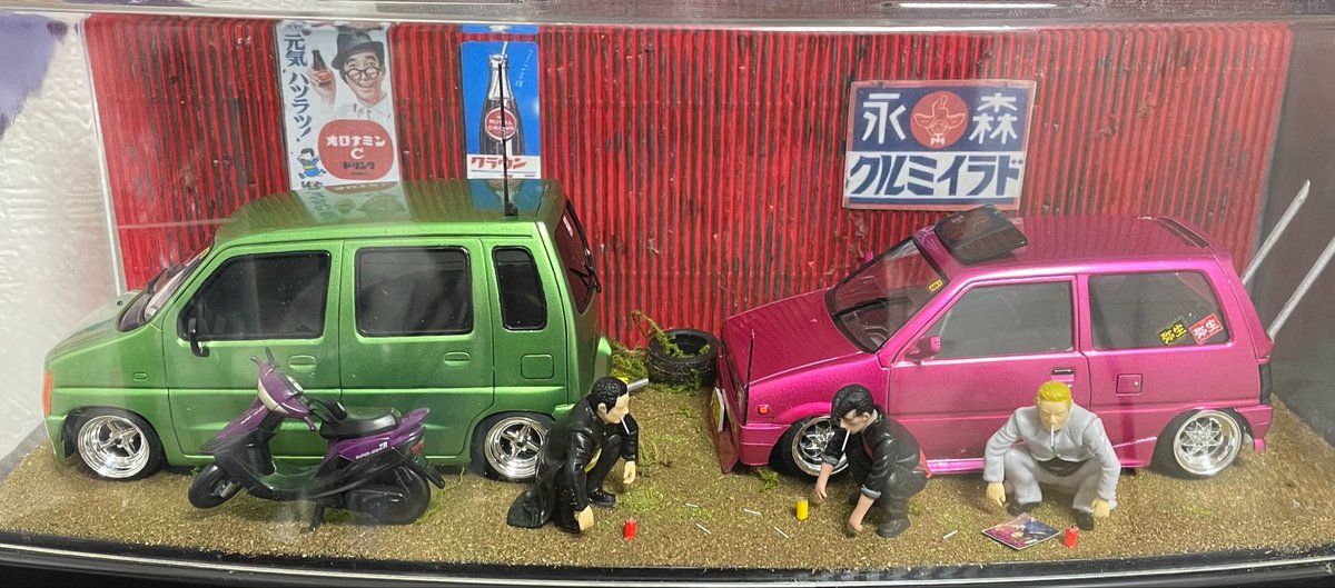 666_akuma_chan's tweet photo. フジミ ワゴンRとミラのプラモデルです✨
当時のヤンキーをイメージして製作致しました！

#フジミ
#ワゴンR
#ミラ
#族車
#プラモデル https://t.co/nAbbaHL1hC