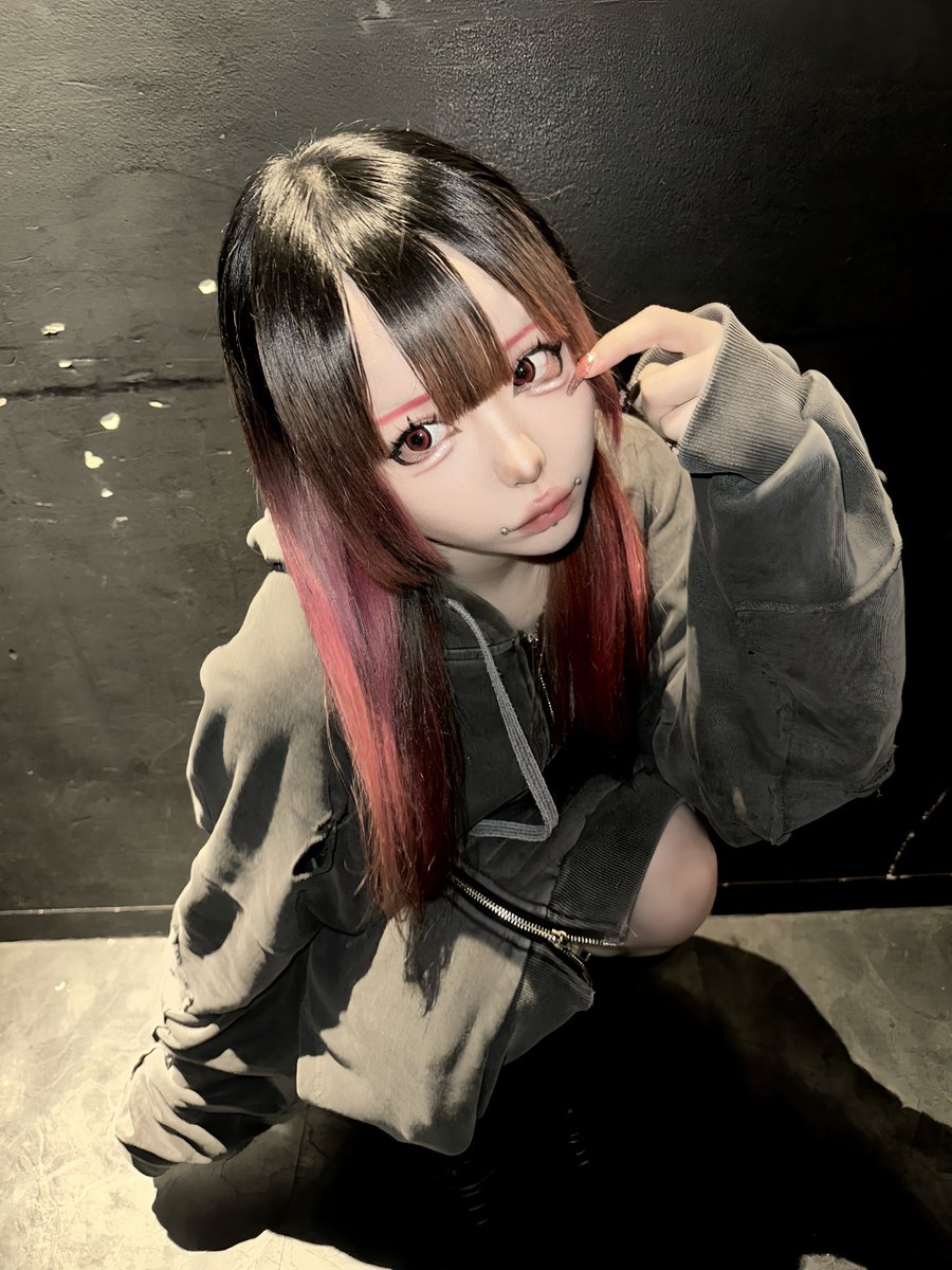 karma_miku's tweet photo. 好きじゃないなら4んで https://t.co/AoIci0TuvL