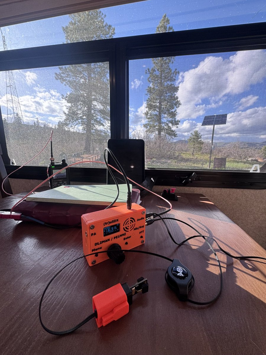 KA7HOS_UT's tweet photo. Made some CW contacts with the (tr)uSDX, and a couple of SSB QSO’s using the built-in mic. It’s fun dusting off some seldom used rigs and getting them on the air!  73 https://t.co/VuSe6CqkyU