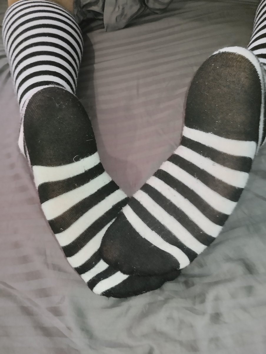 Roy_pawser's tweet photo. #feet #femboy #footfetısh #boy #twink #cute #goodboy https://t.co/xpX9YWhNfK