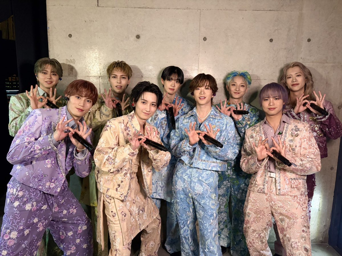 22sun2's tweet photo. 幕張めっちゃ楽しかった🌸
ひでくん沢山踊ってたね✨
歌声はもちろん大好きなんだけどオシャレな感じのダンスも好きで表現力があってかっこよくて大好き
こんなにパフォーマンスが見れて色んな感情で見てた🥹
The Oneの森兄弟も可愛いかったね👬💕
伝えたいこと沢山だよ
元気と幸せをありがとう💪🩷 https://t.co/dehh7OX4HC