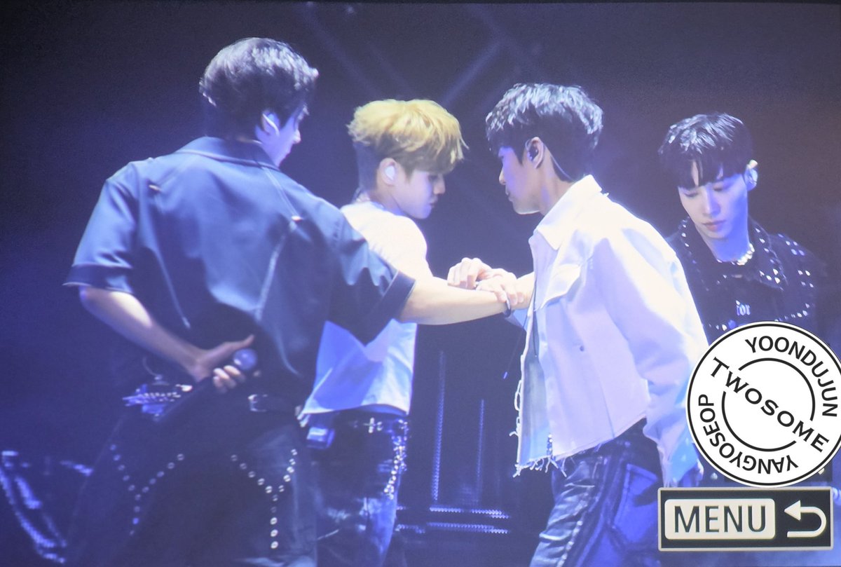 89749015's tweet photo. 260607  위버스콘서트

#윤두준 #양요섭 #YOONDUJUN #YANGYOSEOP #하이라이트 #HIGHLIGHT #비스트 #BEAST https://t.co/uZ8eGonmVC
