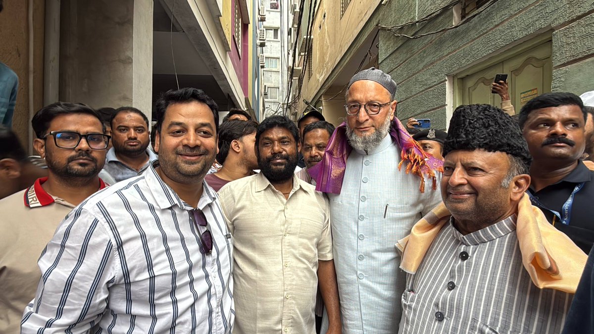aimim_national's tweet photo. Majlisi qiyaadat ki kaamyab numaindagi par Halqa-e-Parlimaani Hyderabad mein taraqqiaati kaamo'n ka silsila tezi se jaari hai.

Aaj 7 June 2026 ko Sadr-e-Majlis Barrister @asadowaisi Sahab ne AIMIM MLA Janab @zulfeqaraimim Sahab ke sath Halqa-e-Assembly Charminar ke Pathergatti aur Moghalpura Division mein ₹3.34 crore ki laagat se mukhtalif taraqqiati kaamo'n ka iftetaah anjaam diya.

Is mauqe par AIMIM Charminar Incharge Janab Mohsin Bin Abdullah Balala Sahab, Charminar ke Ex-Corporators, Sudoor-o-Mohtamadeen, Active workers ke sath sath muhibban-e-Majlis ki badi tadaad maujood thi.