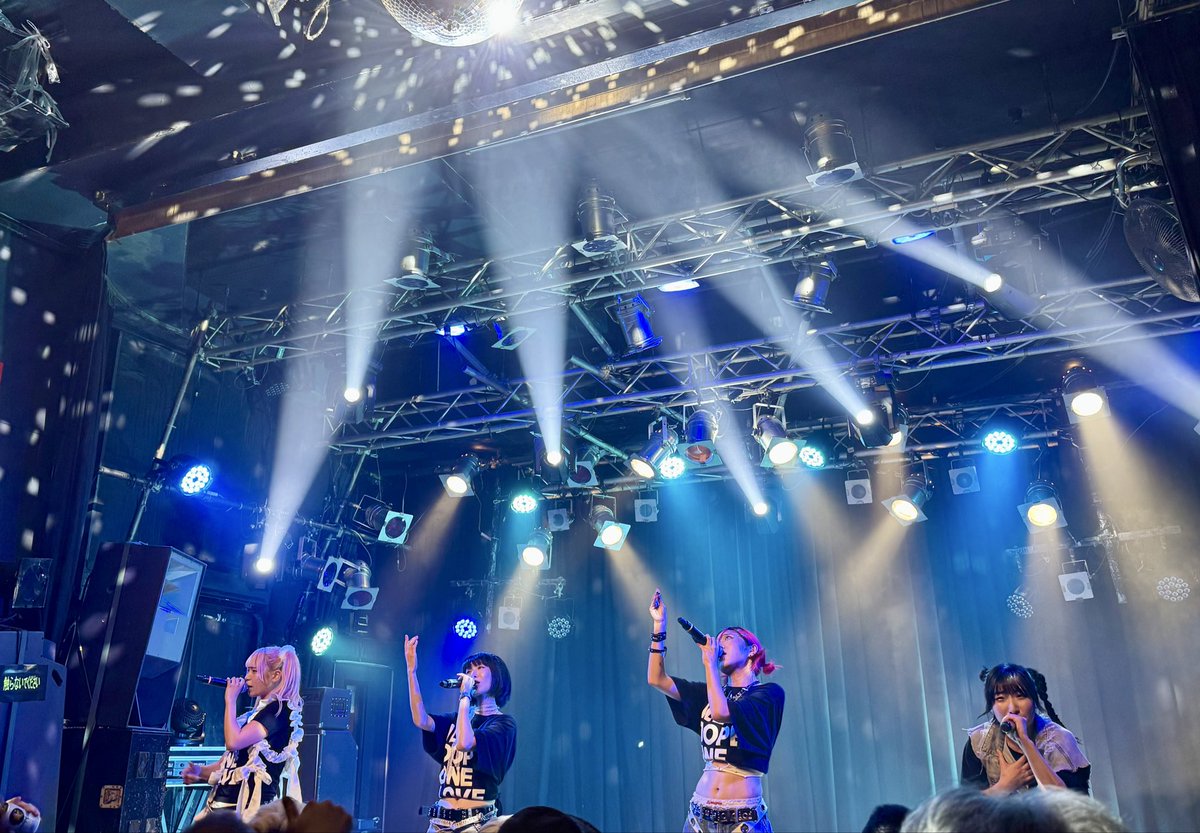 nicnic1964's tweet photo. 6月7日（日）新宿MARZ MIC RAW RUGA FES 5 『DIG IT! vol.5 』『HIGH-HO vol.153 』

マイクロウ、普段２回しとかはしないけど期待もありフリーワンマンのDIG IT！と夜帯のHIGH-HOに参戦。（MARZのマイクロウ、良い👍）

フリーワンマン60分のセトリが良すぎて、夜のHIGH-HOのセトリどうするんだろ？と思うも全くの杞憂で、若干ブレイクビーツ強めのワンマン時とは全く違うイメージの今日3現場目に相応しい楽曲が並びグループの本領を感じた（続く↓