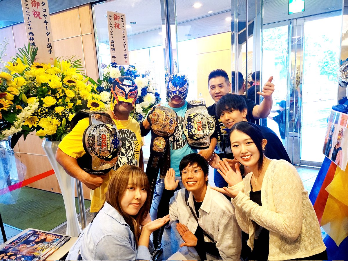 tetsu_personal's tweet photo. アルティメット·スパイダーJr.選手
そして、タコヤキーダー選手
おめでとうございます🙇

お疲れの中、テツパコーチ陣と写真撮影いただいて心より感謝申し上げます🙏 https://t.co/CLLJrV6ytv