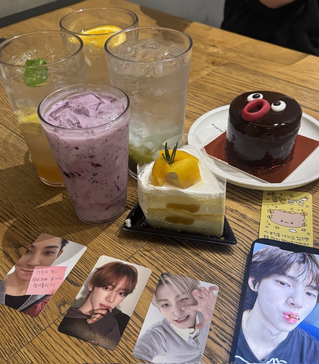 res85o's tweet photo. 하딜가쪄욤♡ https://t.co/PqcZrYRktd