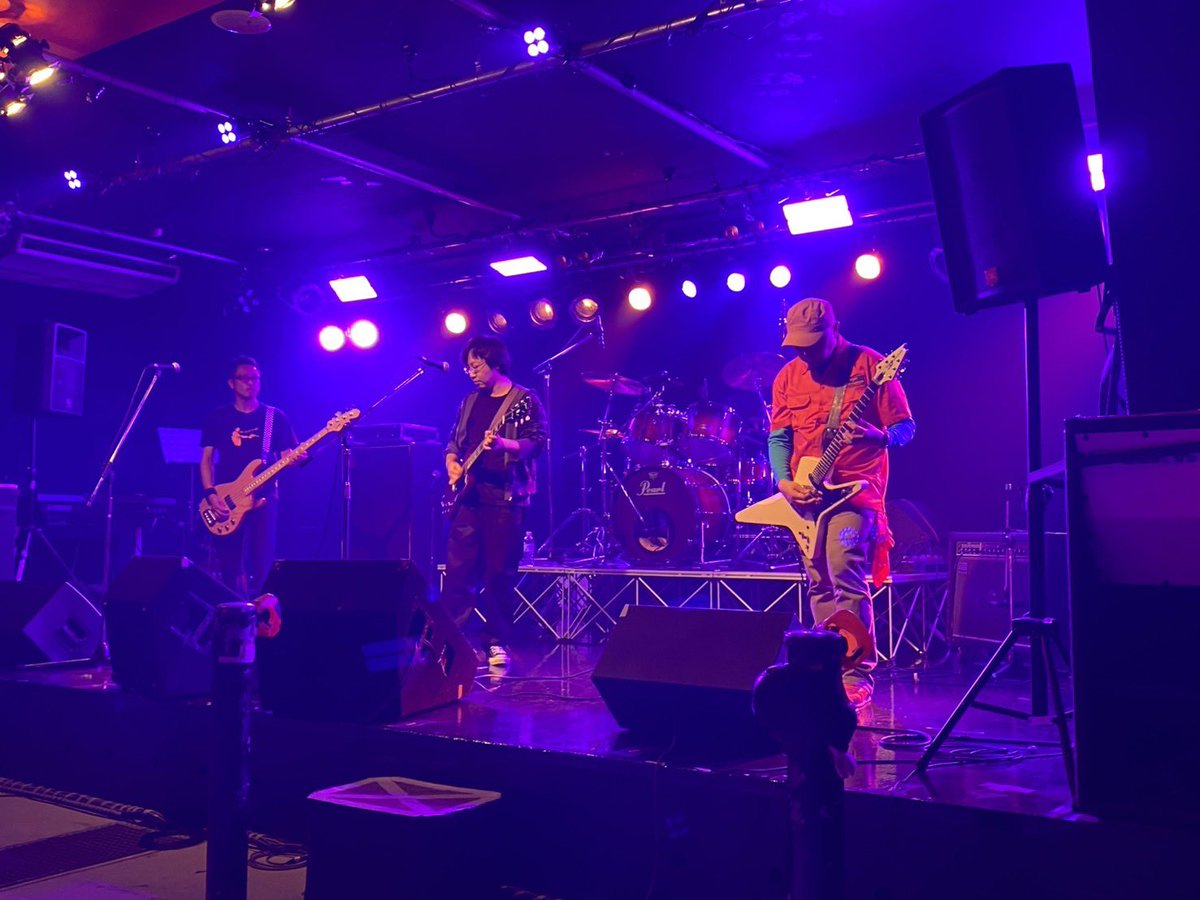 RDenjiro's tweet photo. 本日はライブお疲れ様でございました🎸 https://t.co/OASEzV6bFA